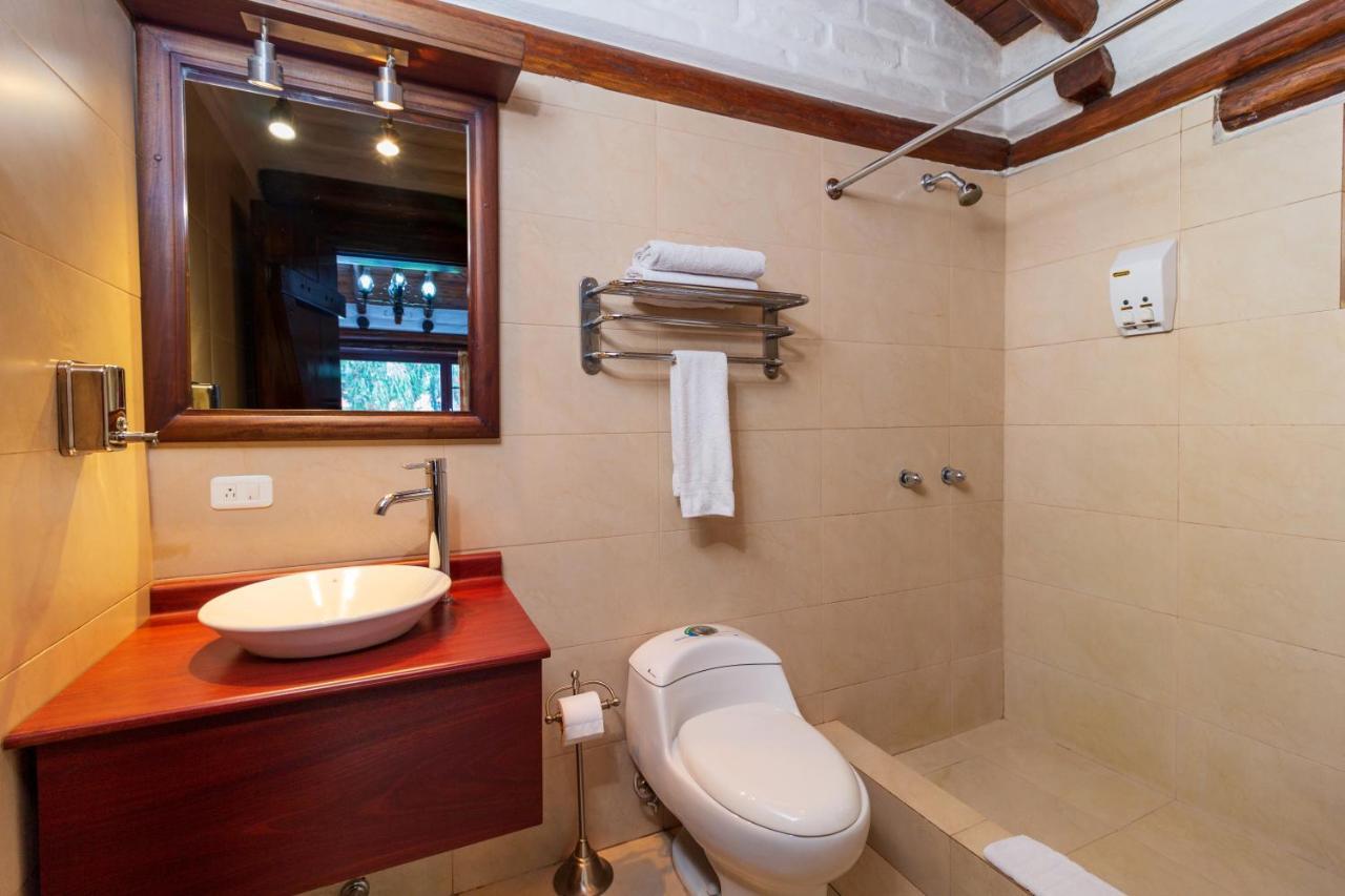 Hotel Ile Baños Екстериор снимка