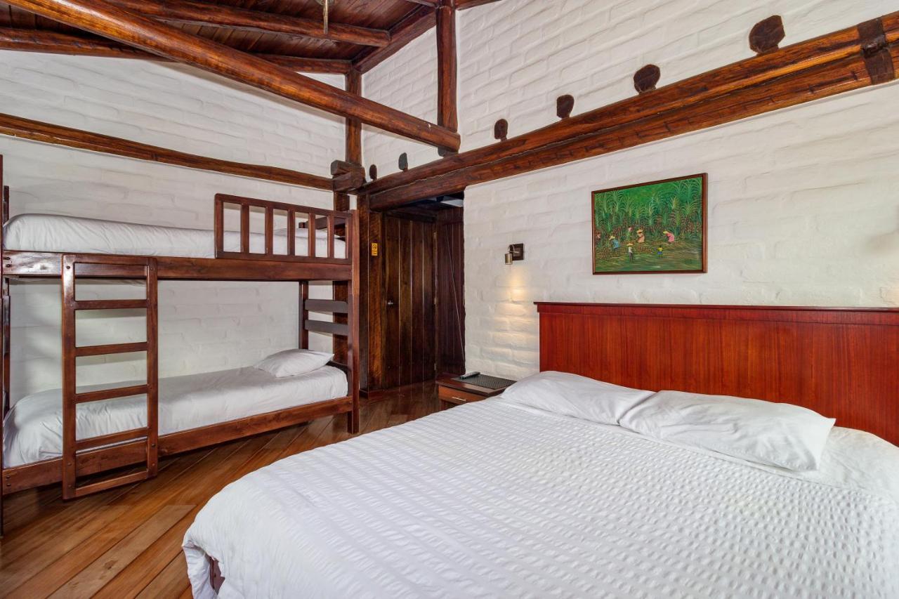 Hotel Ile Baños Екстериор снимка