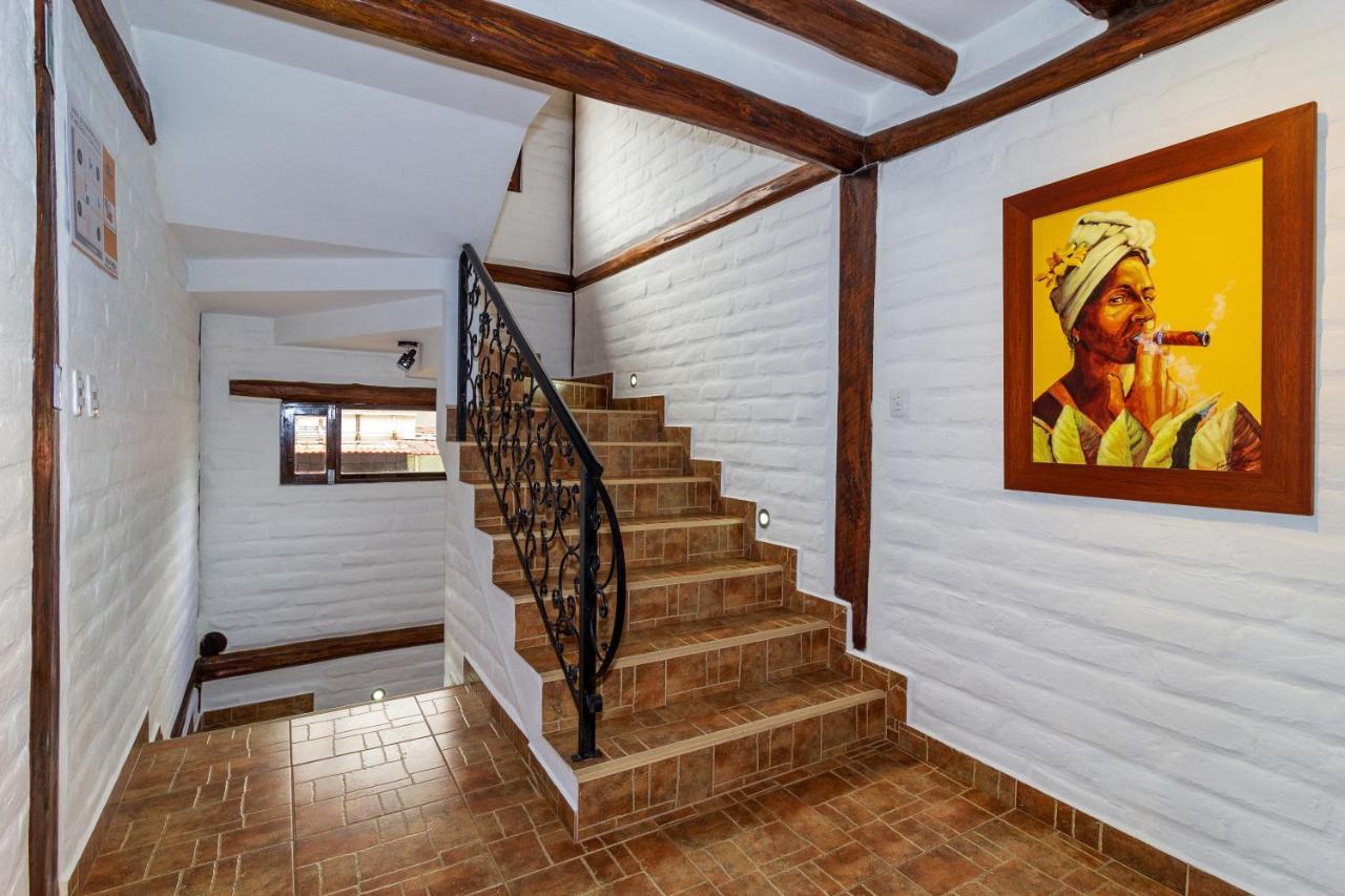 Hotel Ile Baños Екстериор снимка